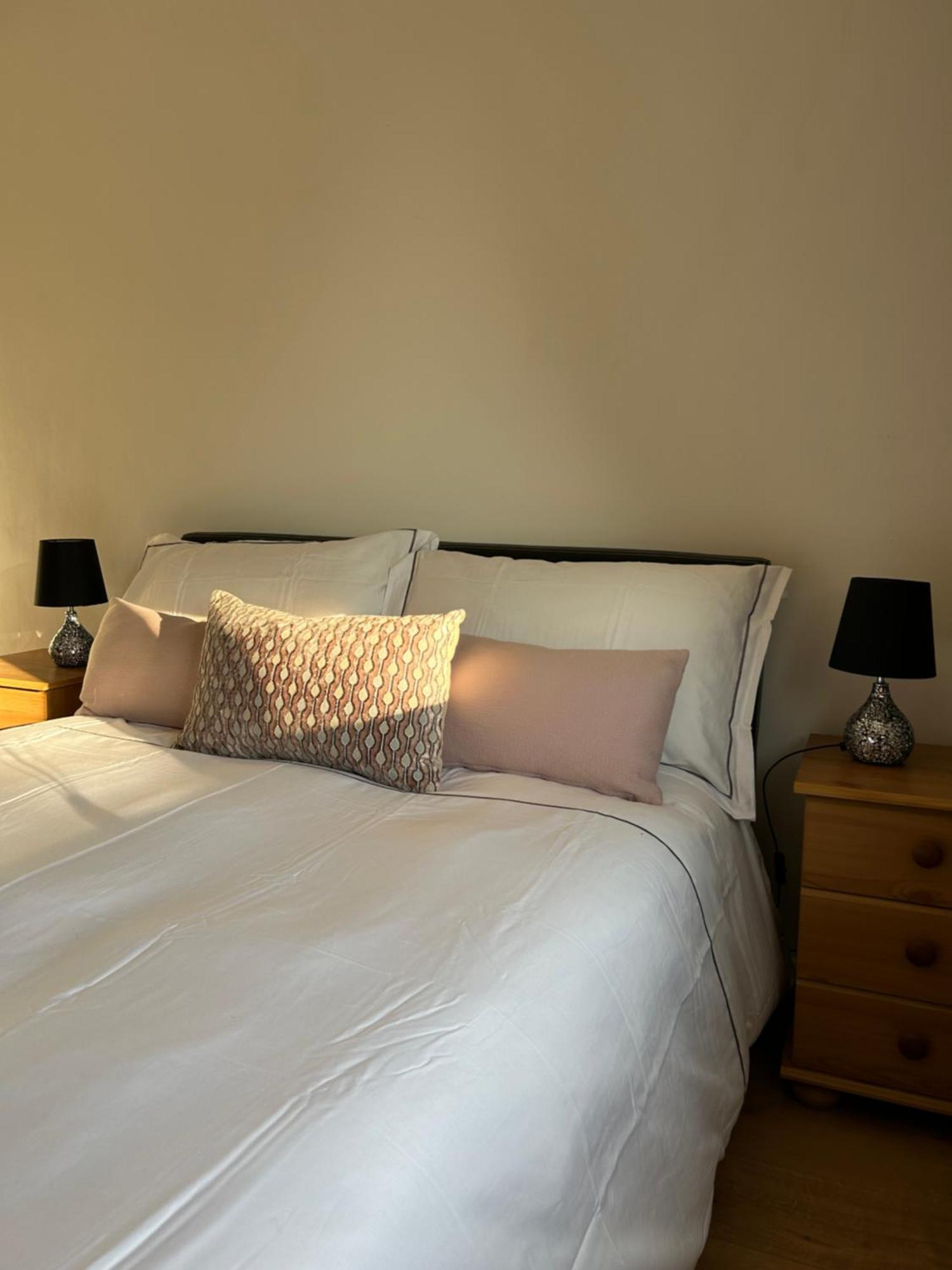 No6 Overnight Stays Free Onsite Parking Hindlip Buitenkant foto