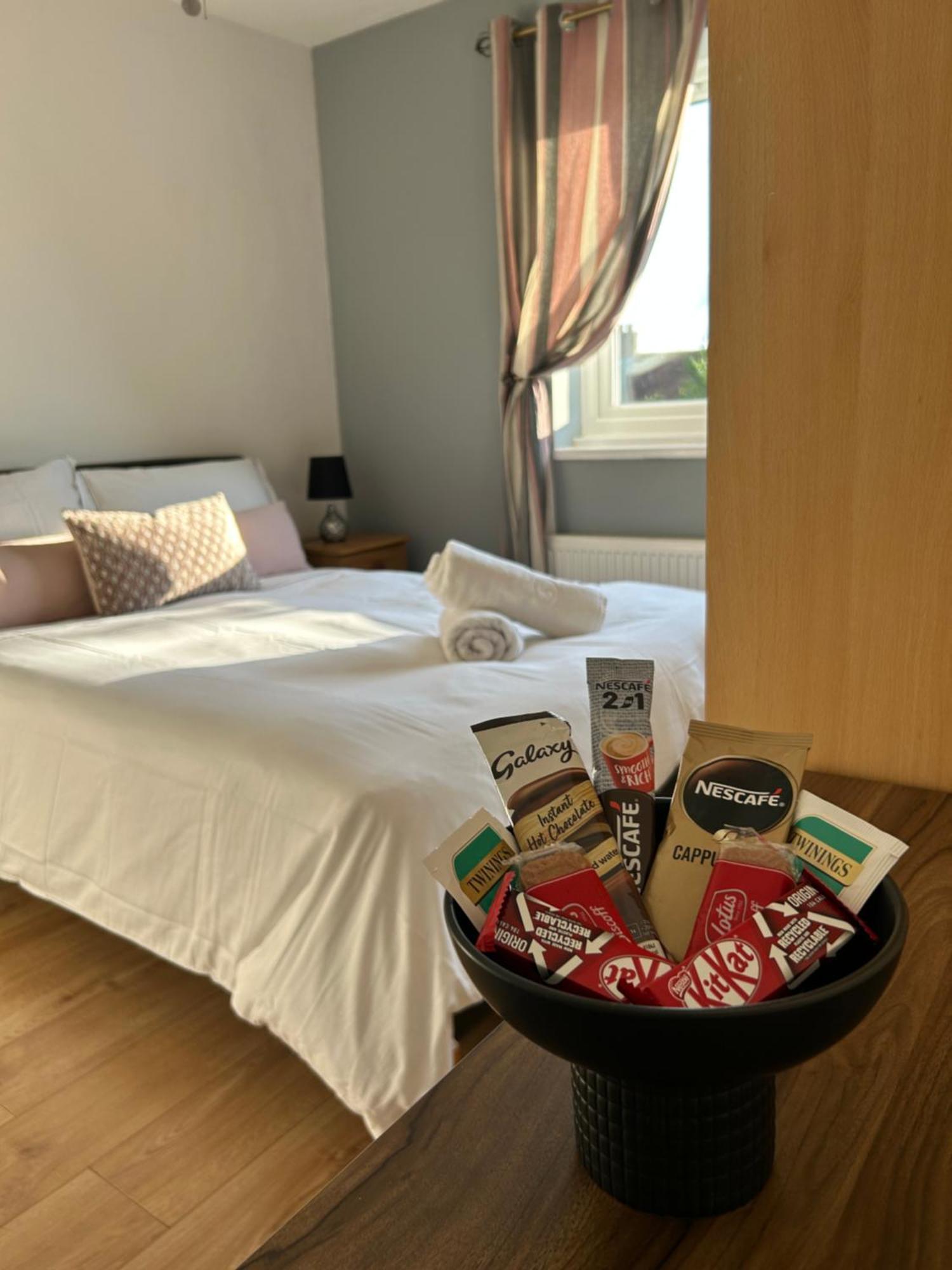 No6 Overnight Stays Free Onsite Parking Hindlip Buitenkant foto