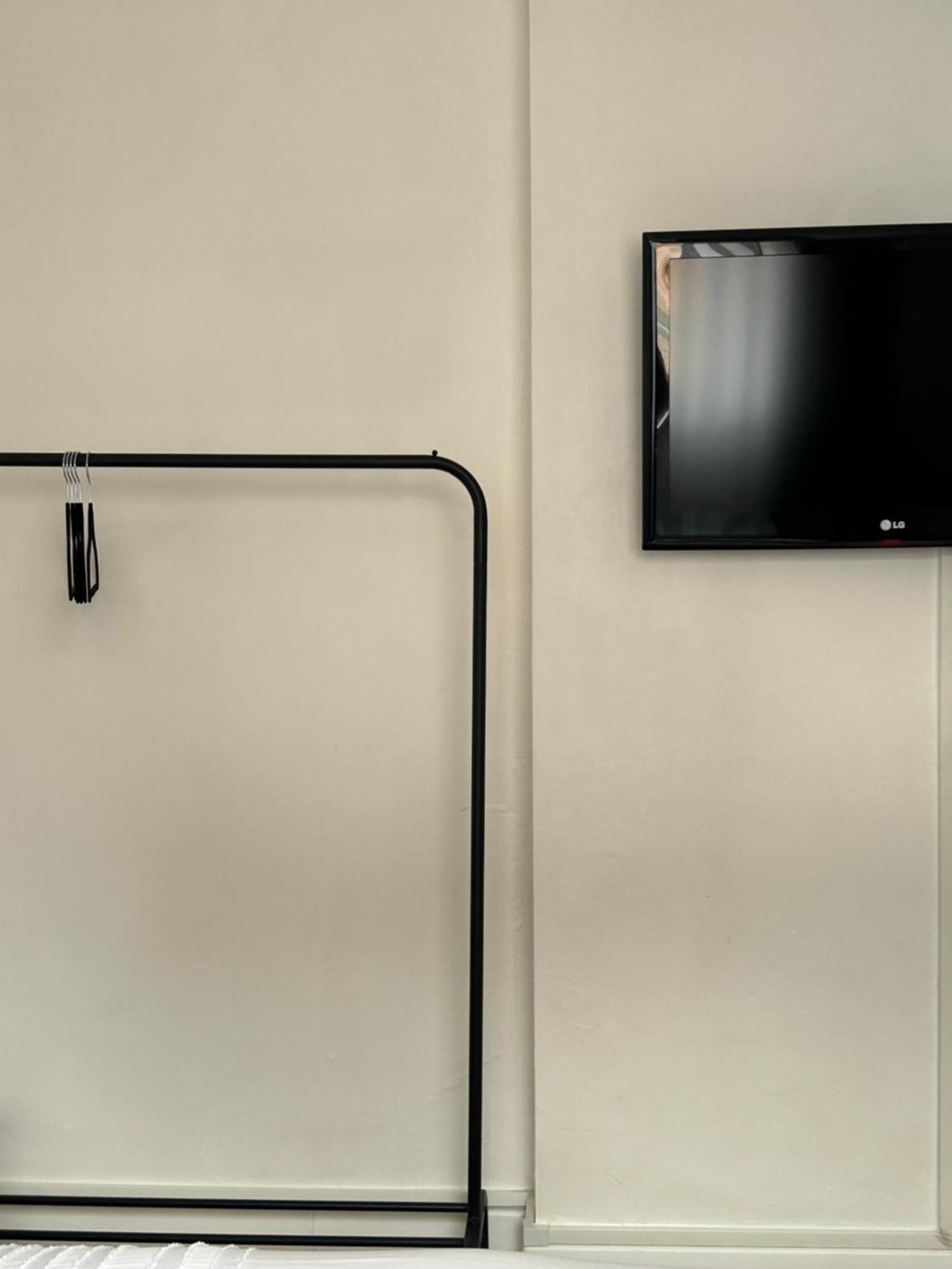 No6 Overnight Stays Free Onsite Parking Hindlip Buitenkant foto