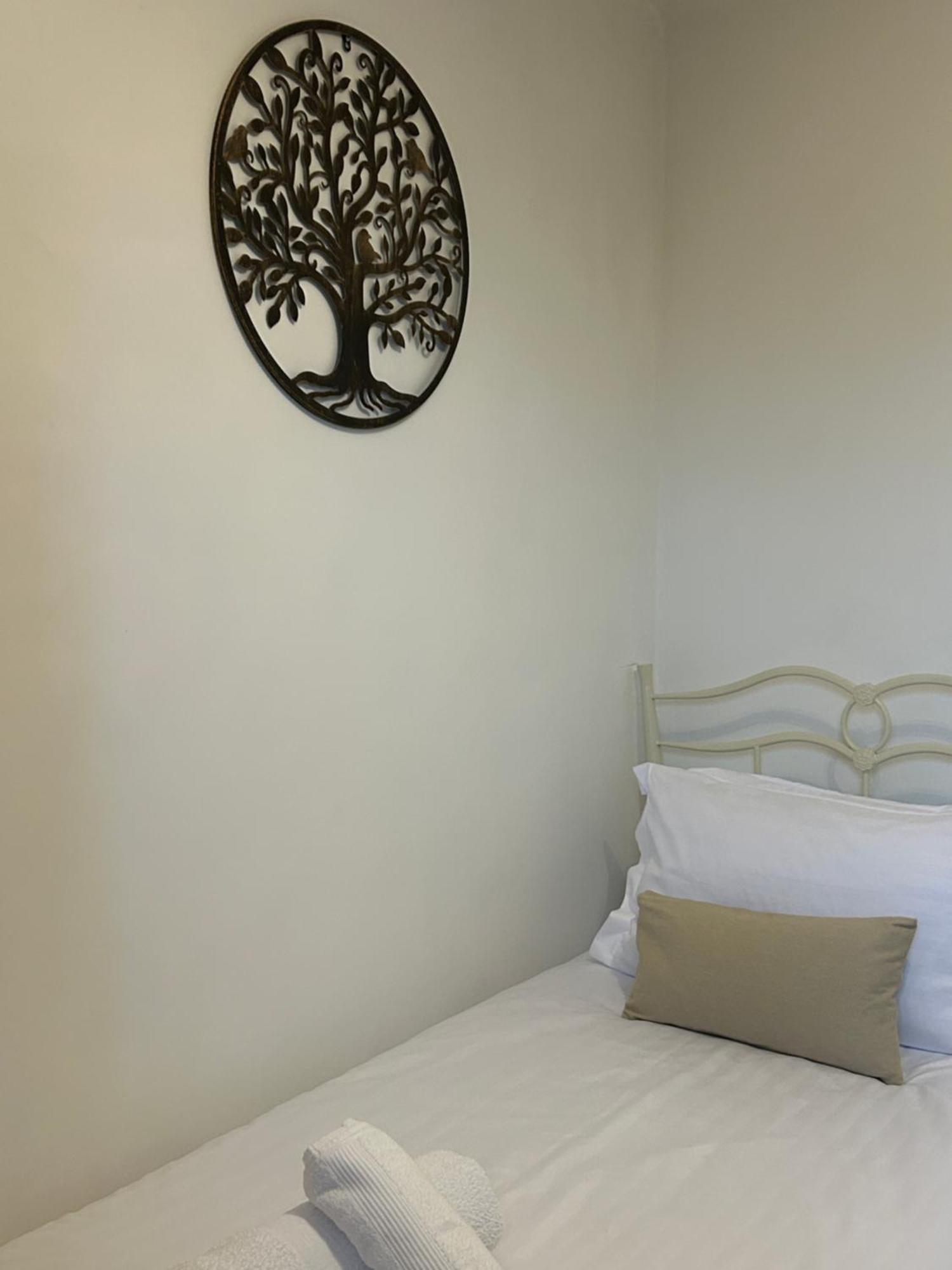 No6 Overnight Stays Free Onsite Parking Hindlip Buitenkant foto