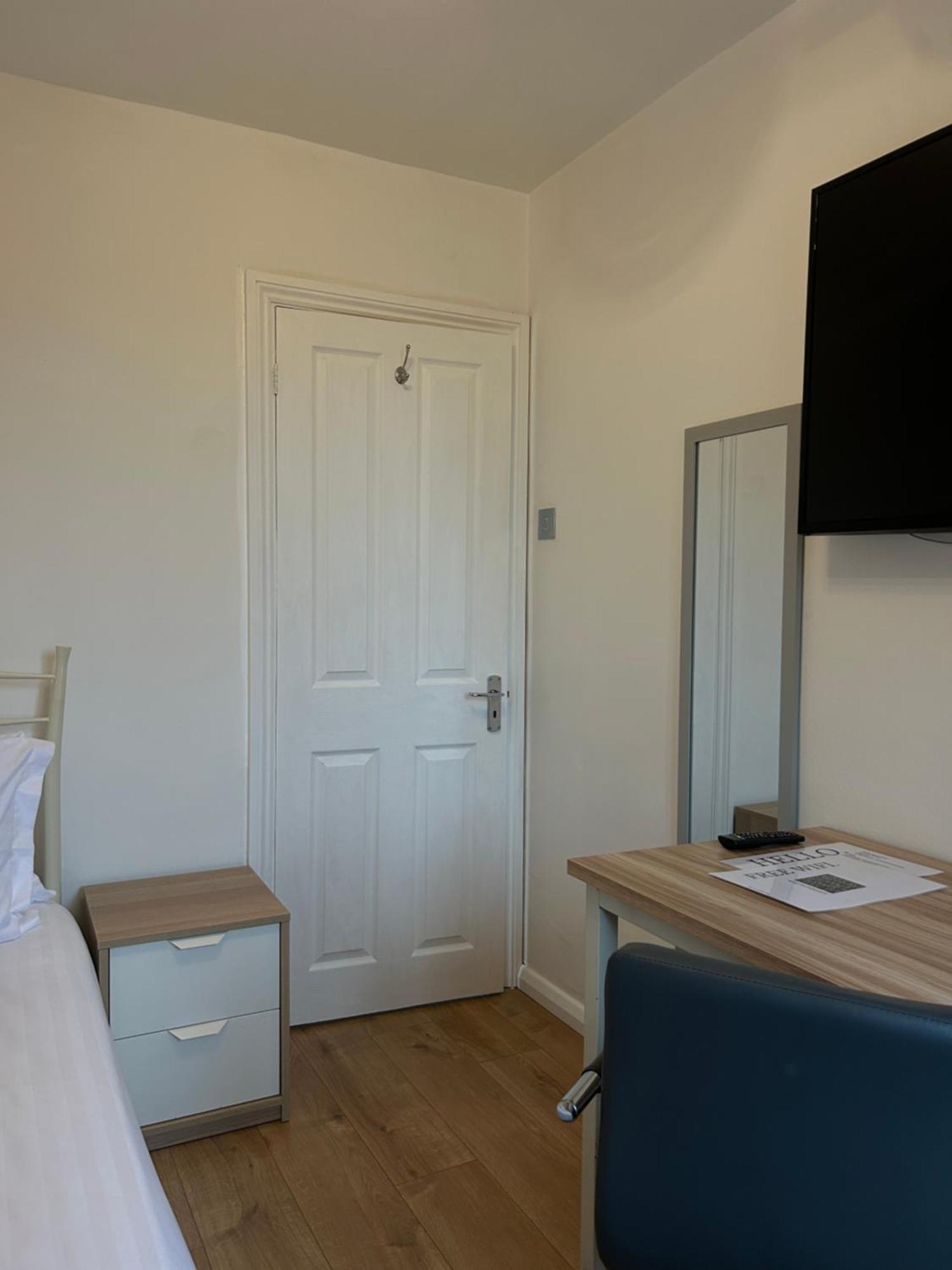 No6 Overnight Stays Free Onsite Parking Hindlip Buitenkant foto