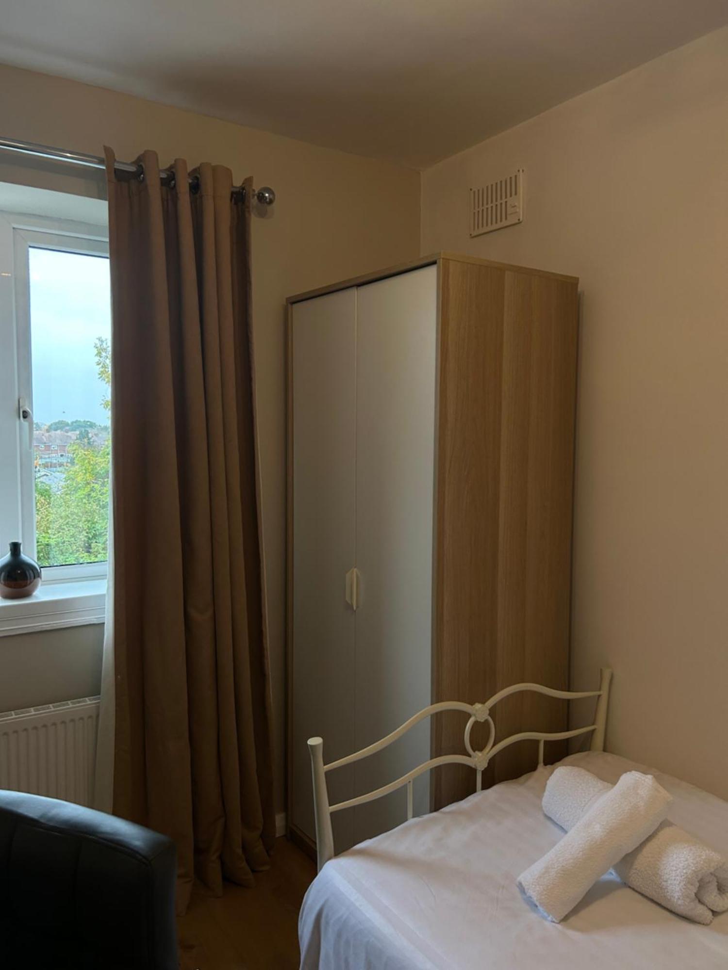No6 Overnight Stays Free Onsite Parking Hindlip Buitenkant foto