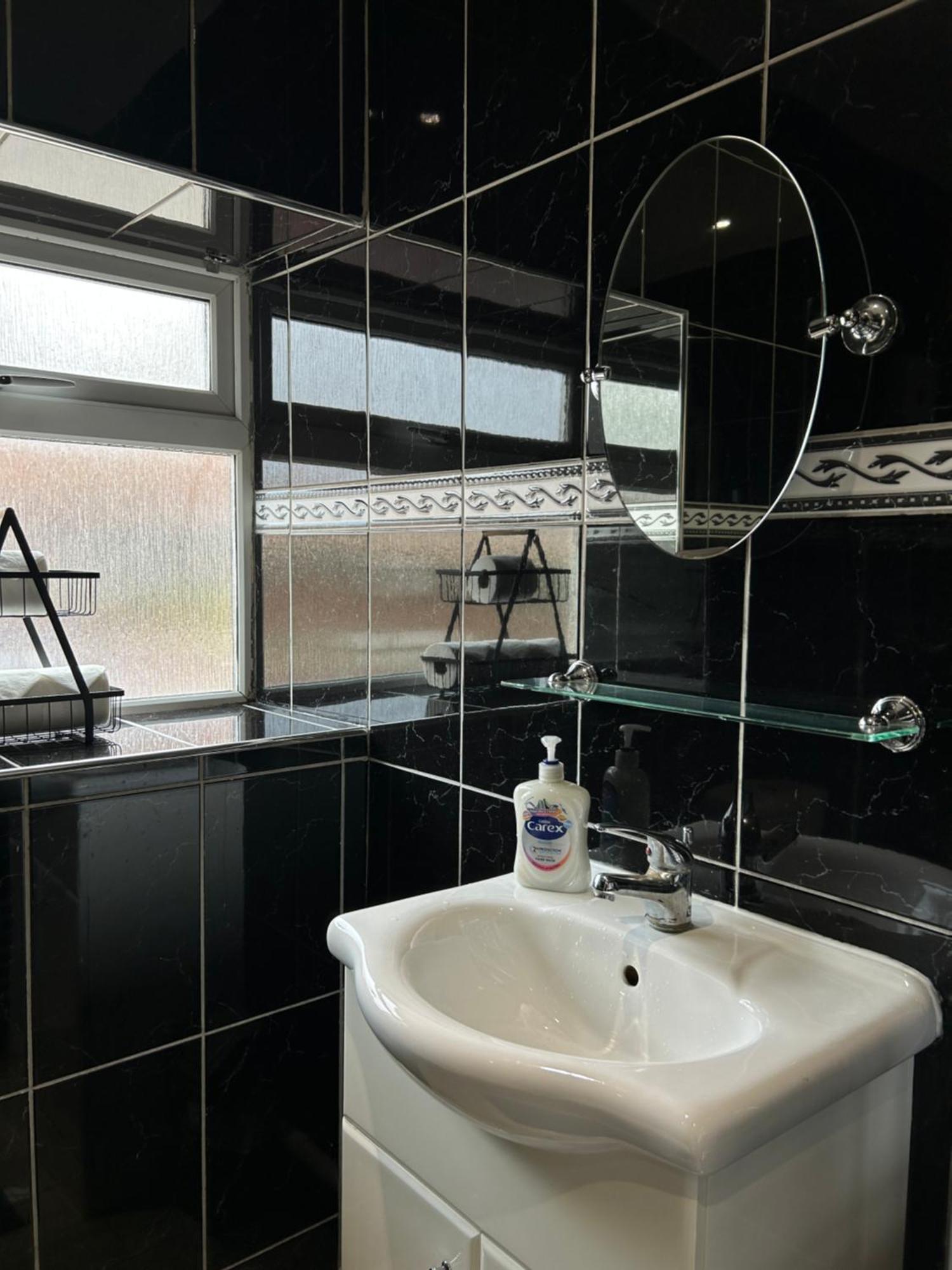 No6 Overnight Stays Free Onsite Parking Hindlip Buitenkant foto